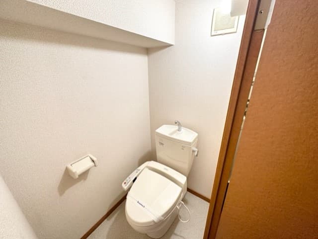 Room image 14