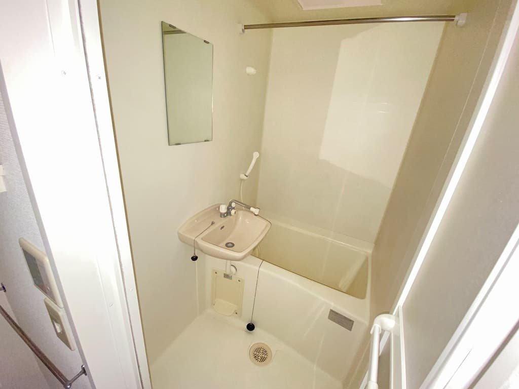 Room image 8