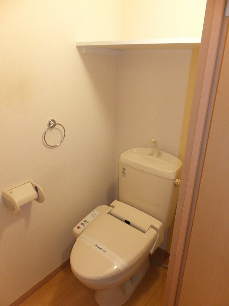 Room image 15