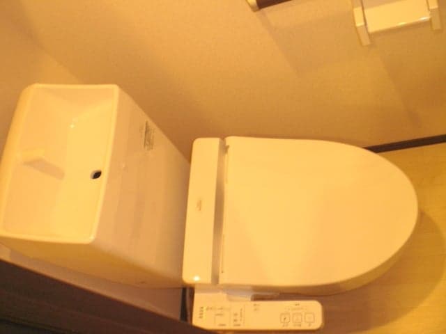 Room image 10