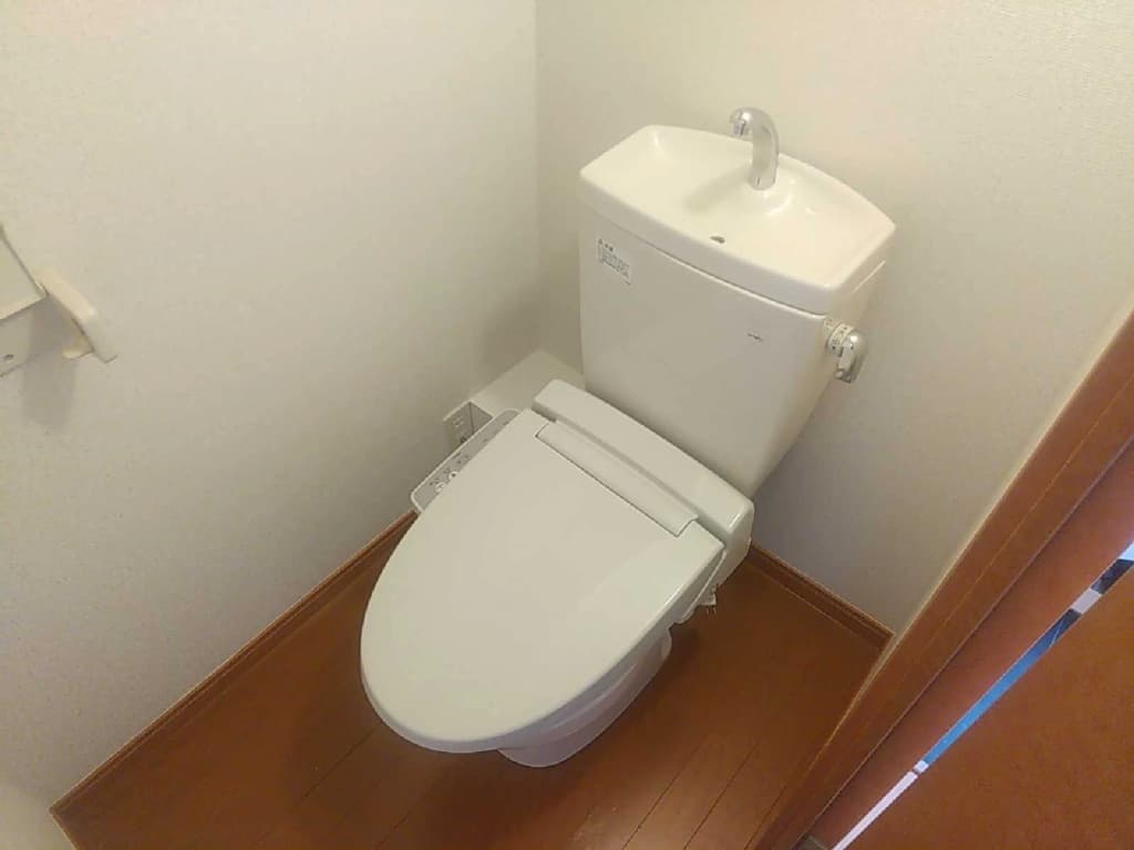 Room image 8