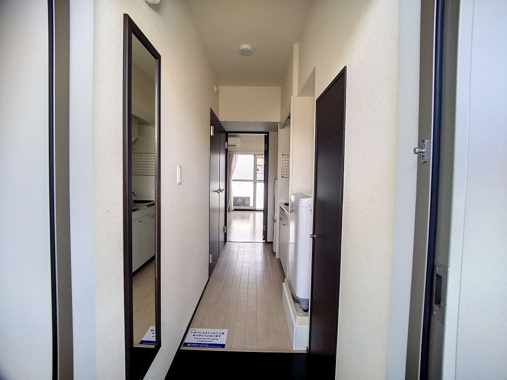 Room image 8