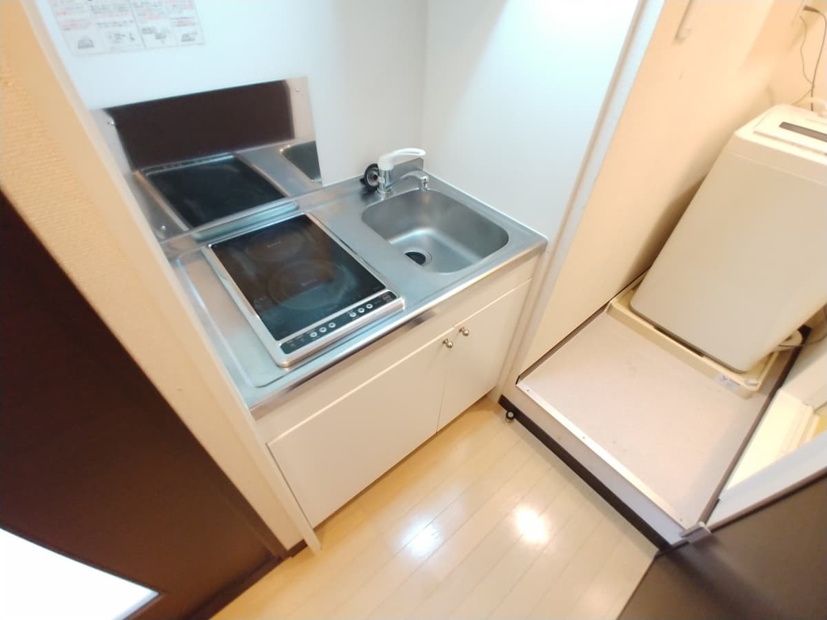 Room image 8