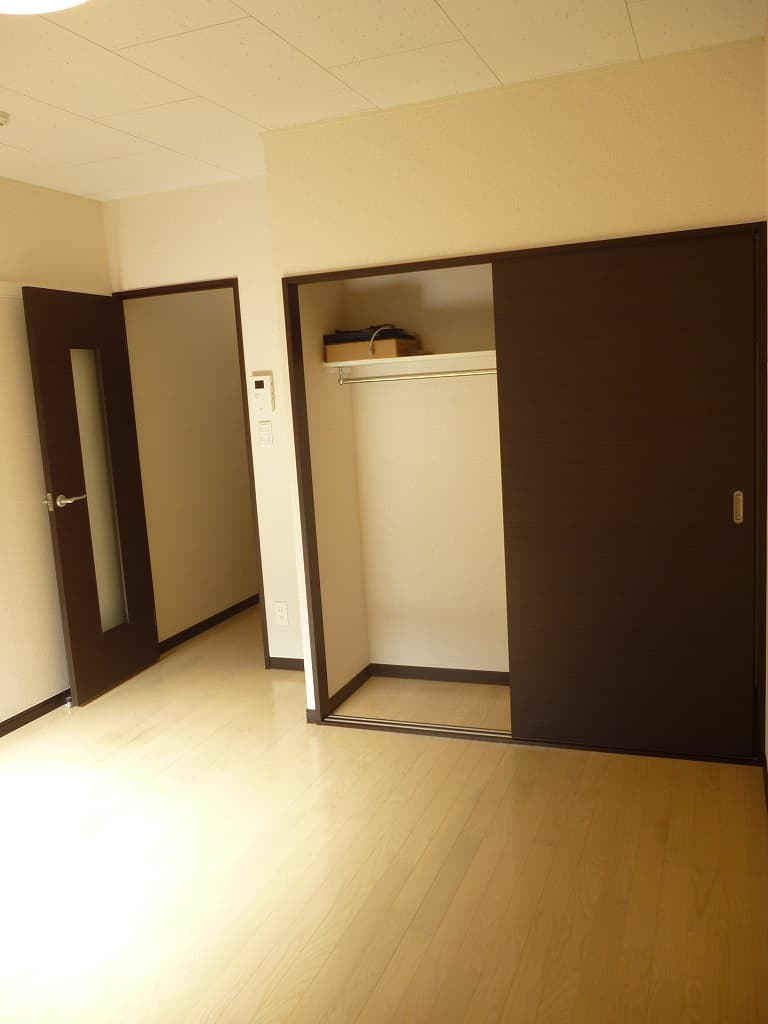 Preview interior of LEONEXT Chateau II