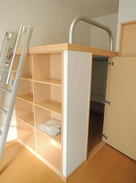 Room image 8