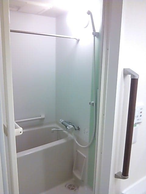 Room image 8
