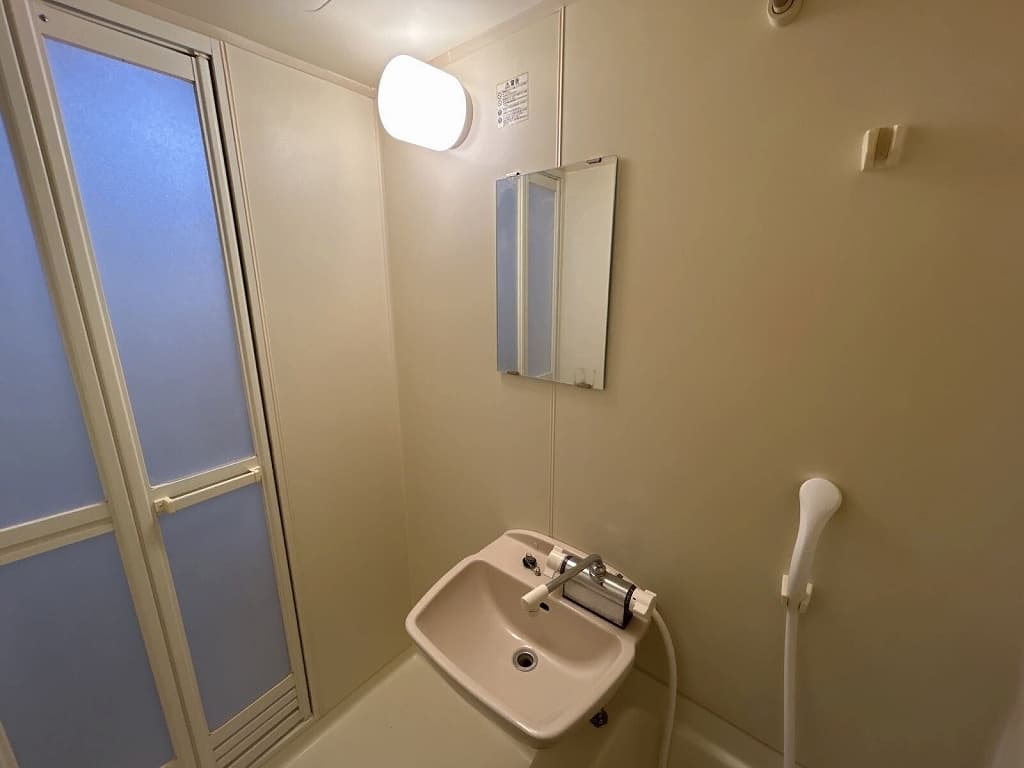 Room image 8