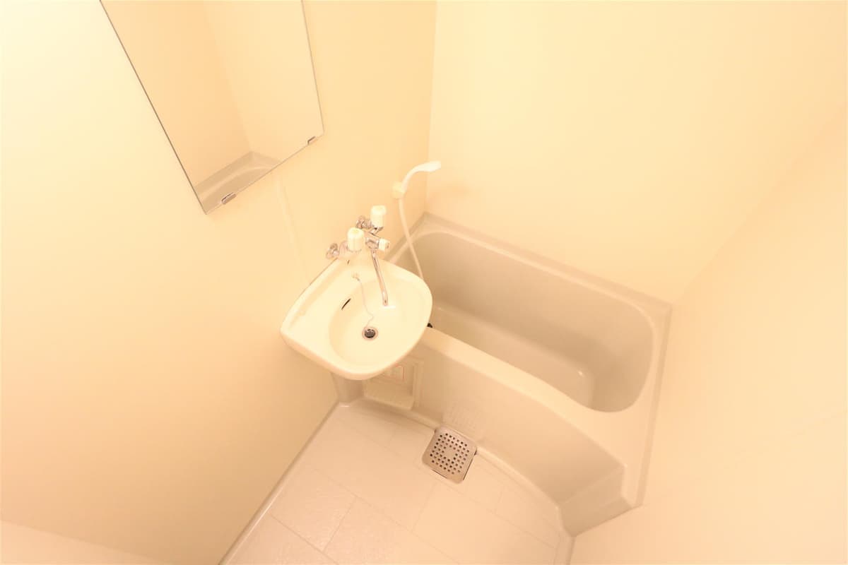 Room image 15