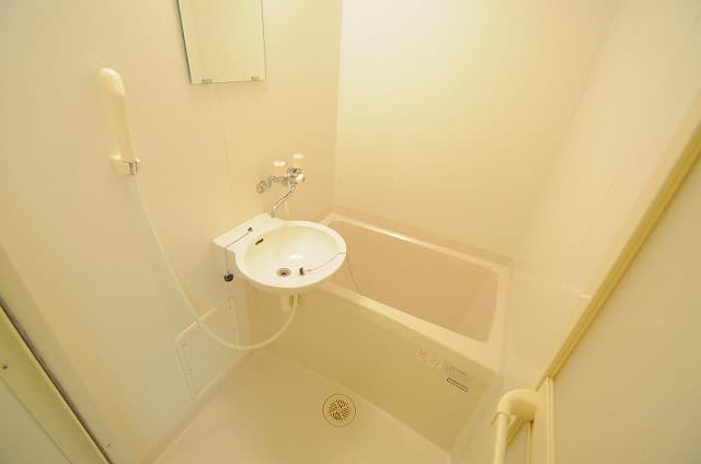 Room image 12