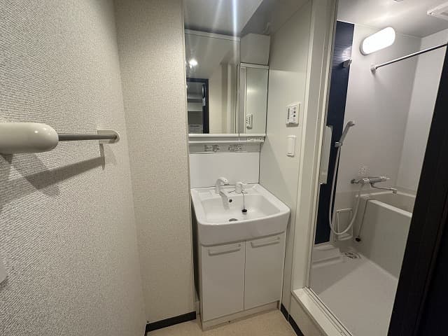 Room image 16