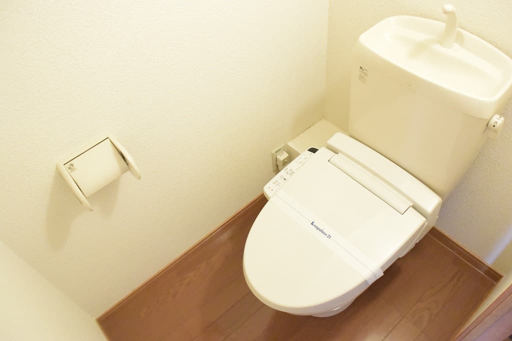 Room image 8