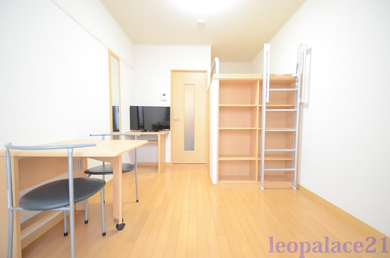Room image 11
