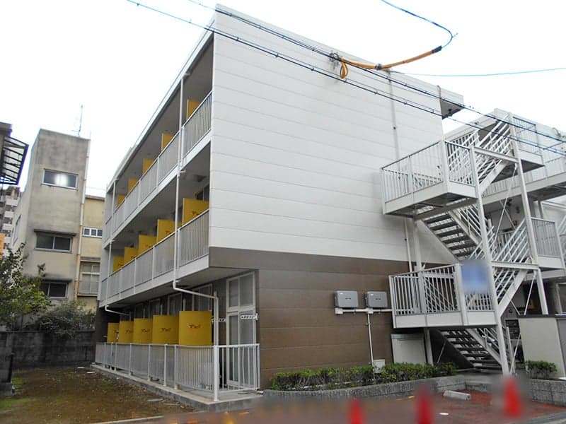 Main exterior of leopalace Trad