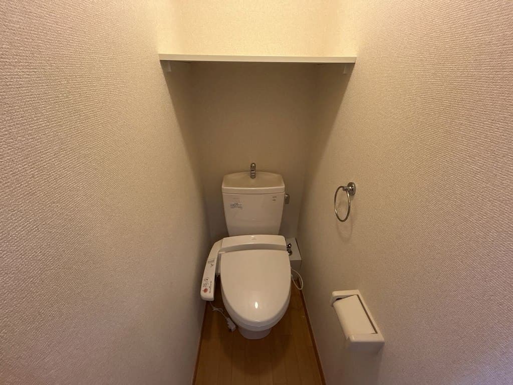 Room image 8