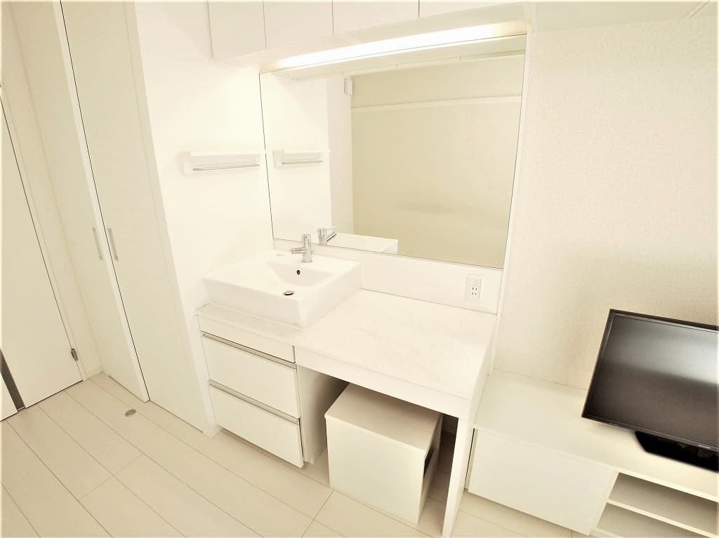 Room image 15