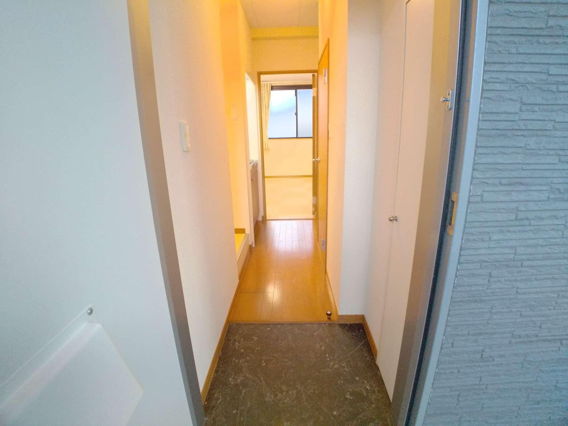 Room image 13