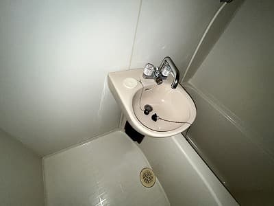 Room image 8