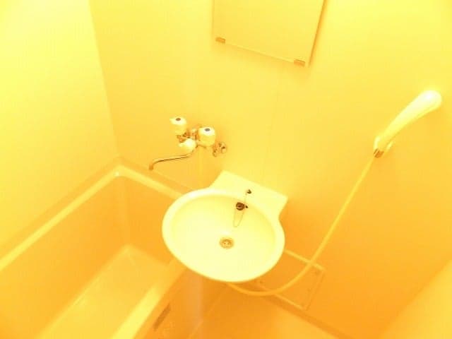 Room image 15