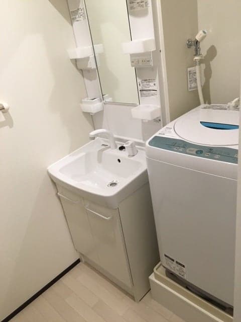 Room image 8