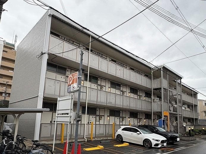 Main exterior of leopalace Sumiyoshi Ichibankan
