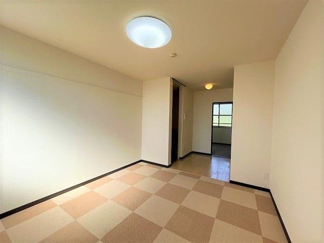 Room image 15