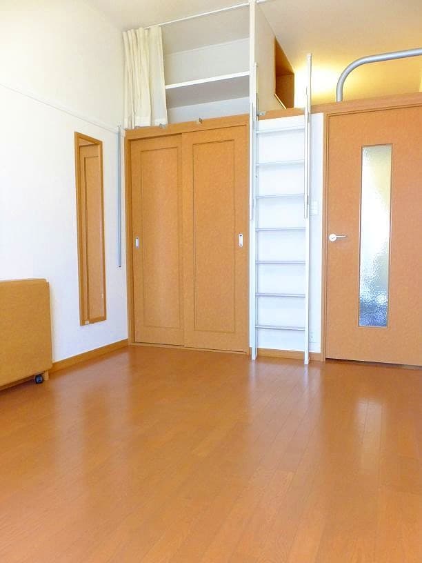 Room image 12