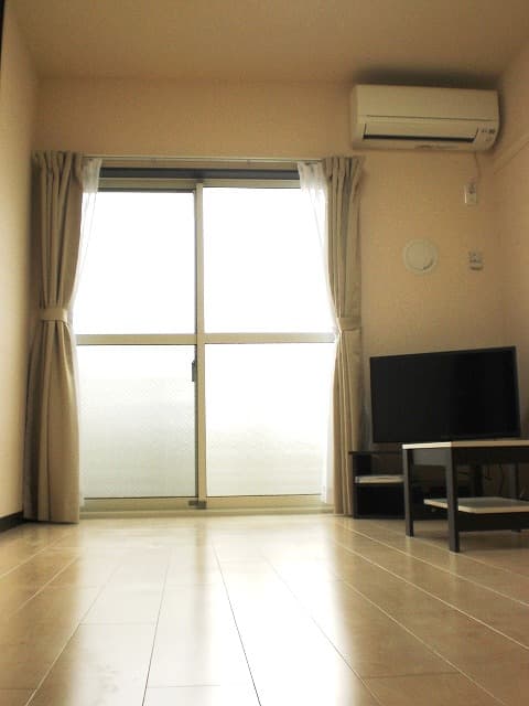 Room image 9