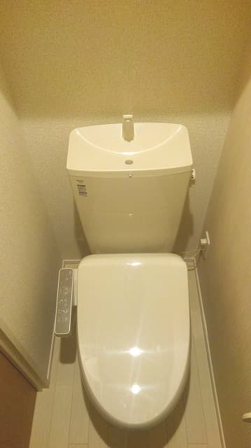 Room image 12
