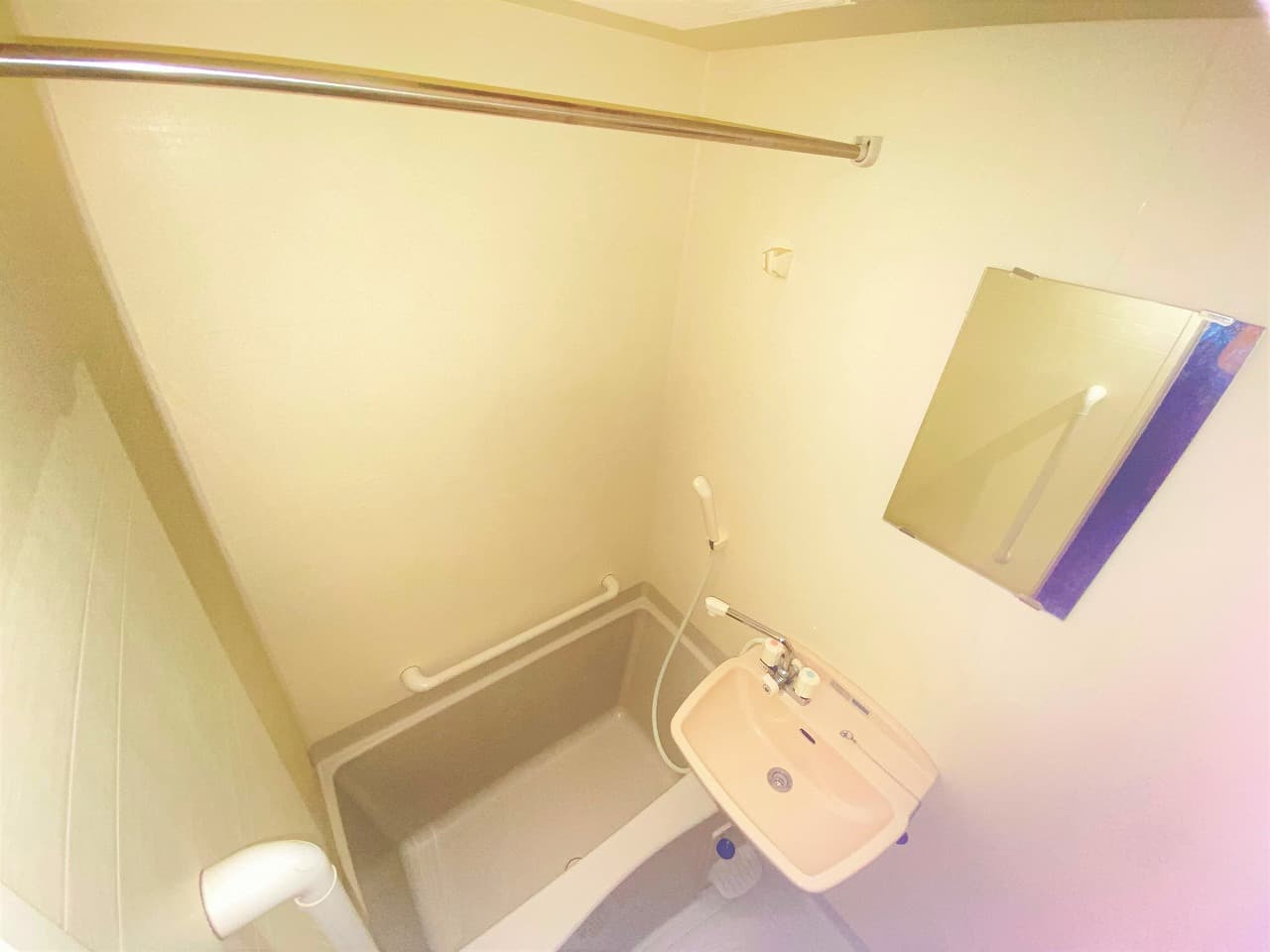 Room image 8