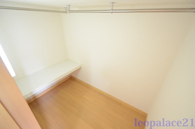 Room image 15