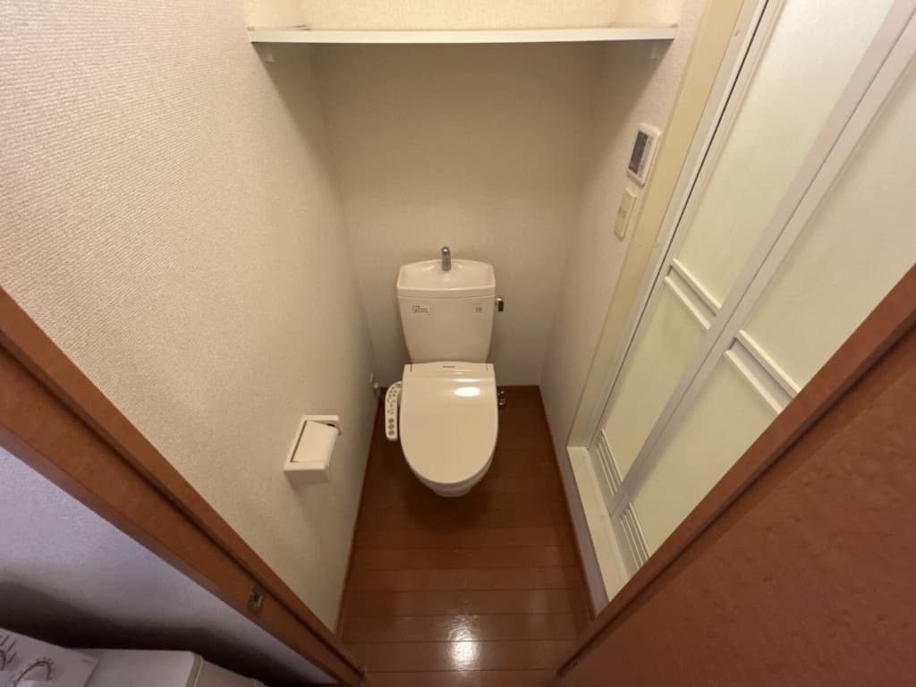 Room image 8