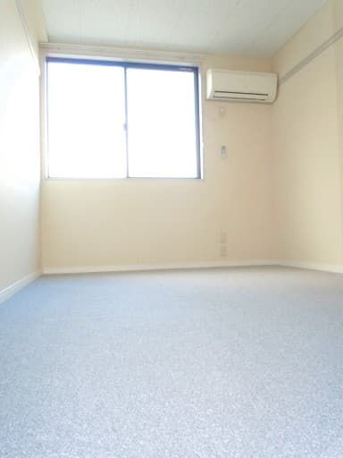 Room image 15