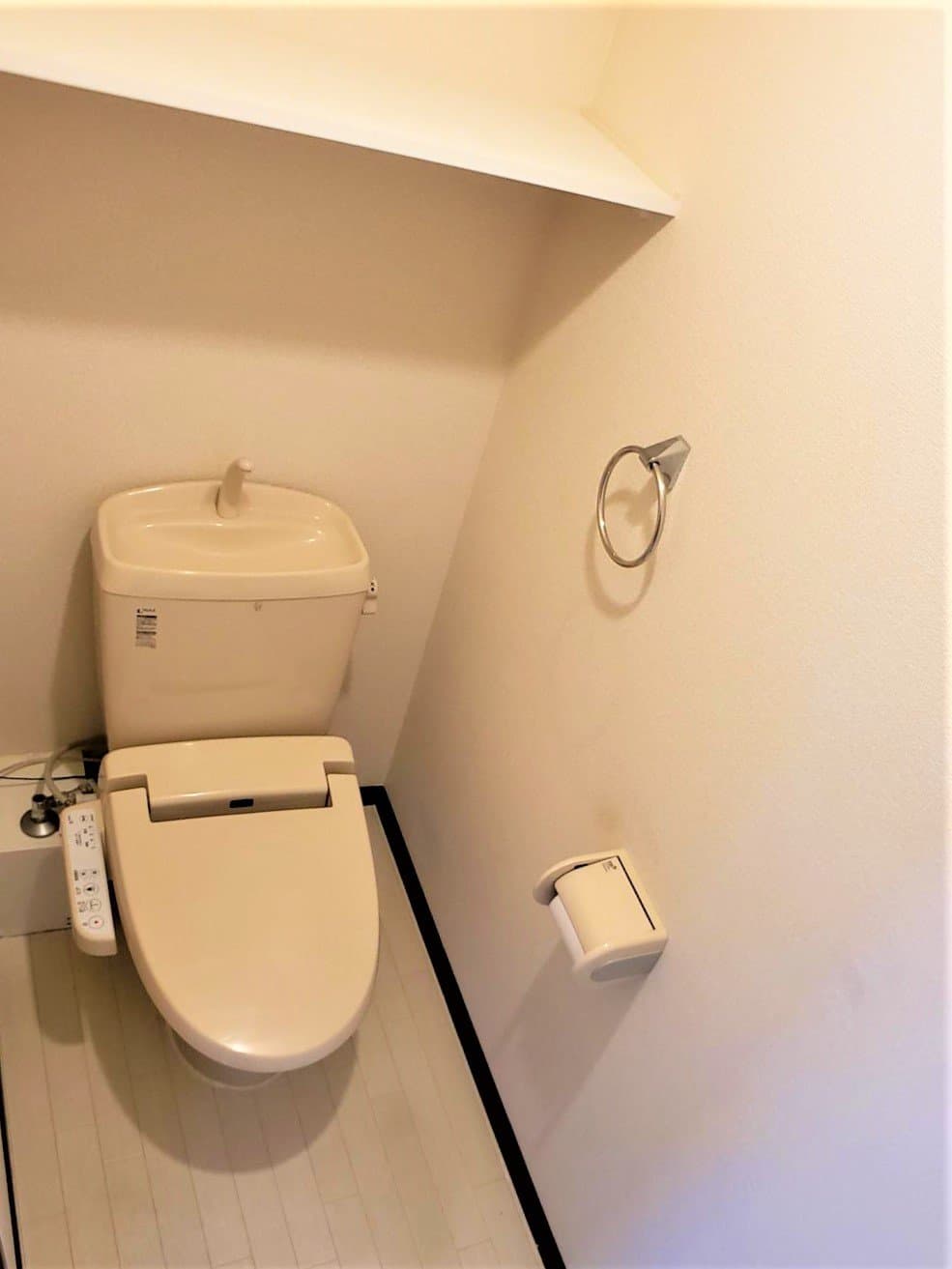 Room image 8