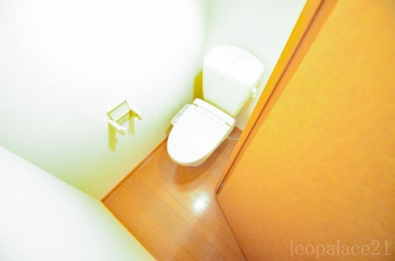Room image 10