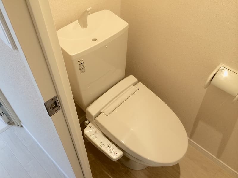 Room image 15