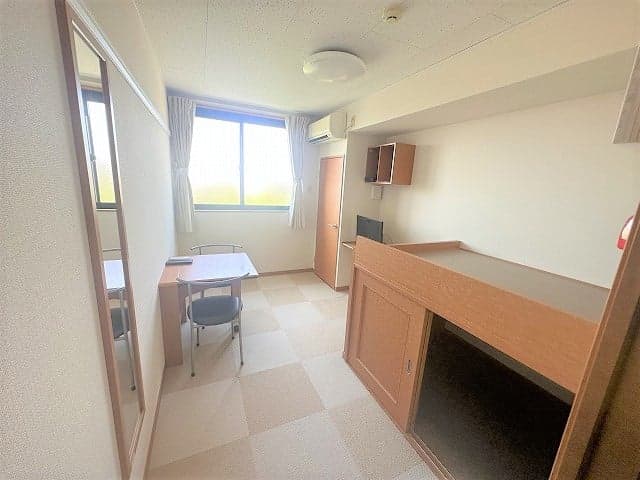 Room image 11