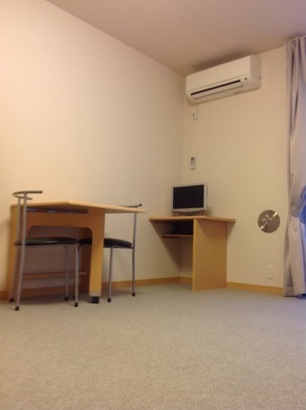 Room image 8
