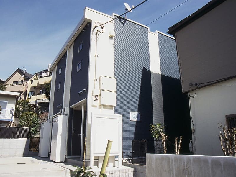 Main exterior of LEONEXT TARTS