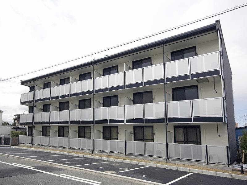 Main exterior of leopalace Est