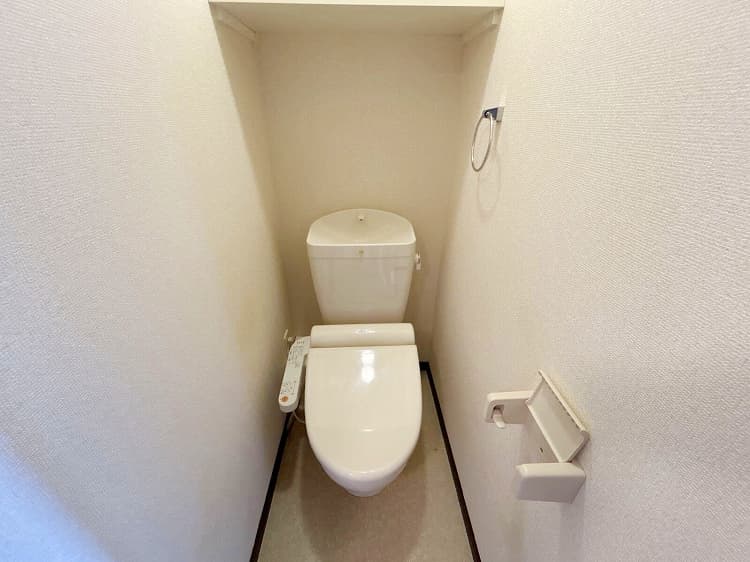 Room image 8
