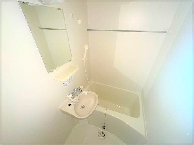 Room image 8