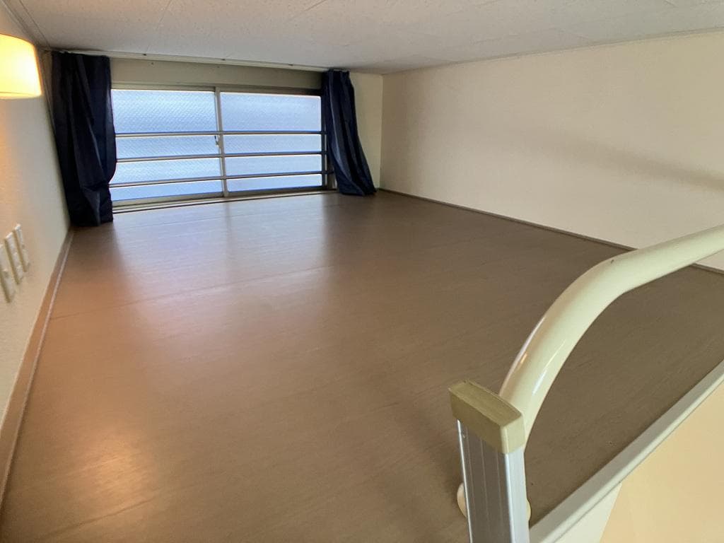 Room image 10