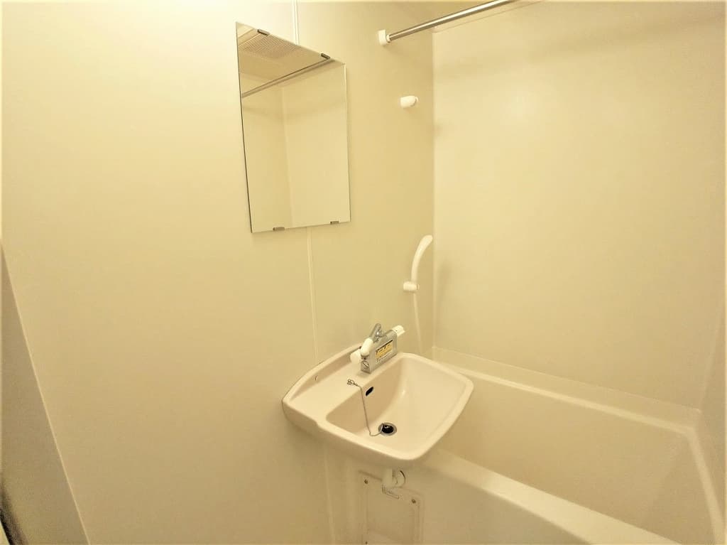 Room image 15
