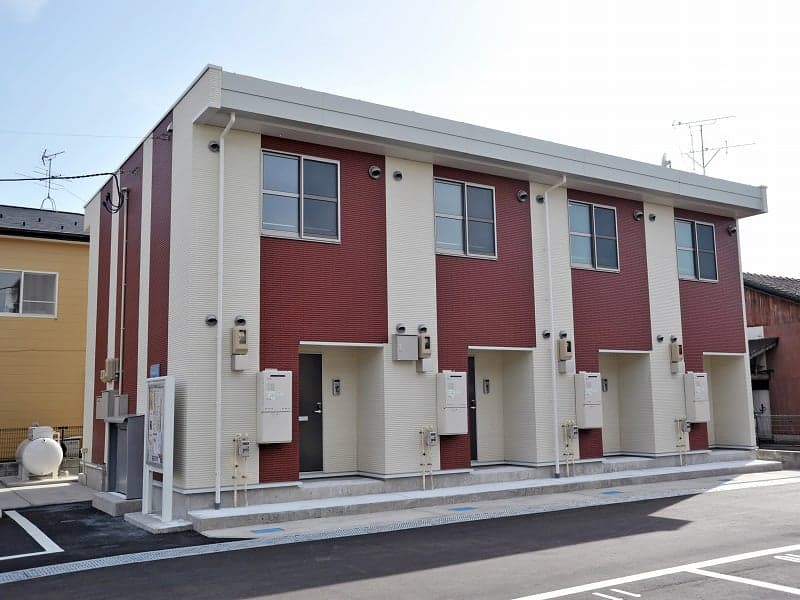 Main exterior of LEONEXT Azalea B