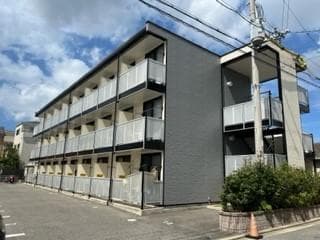 Main exterior of leopalace Setsushu