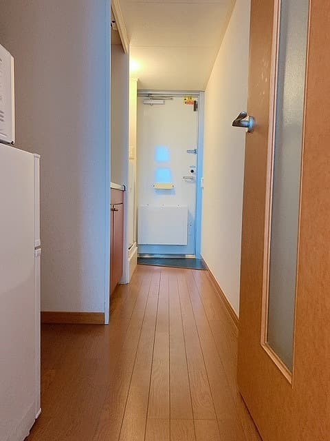 Room image 8