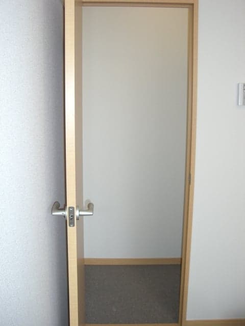 Room image 16