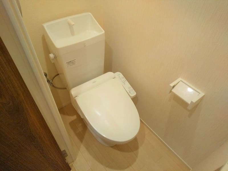 Room image 8
