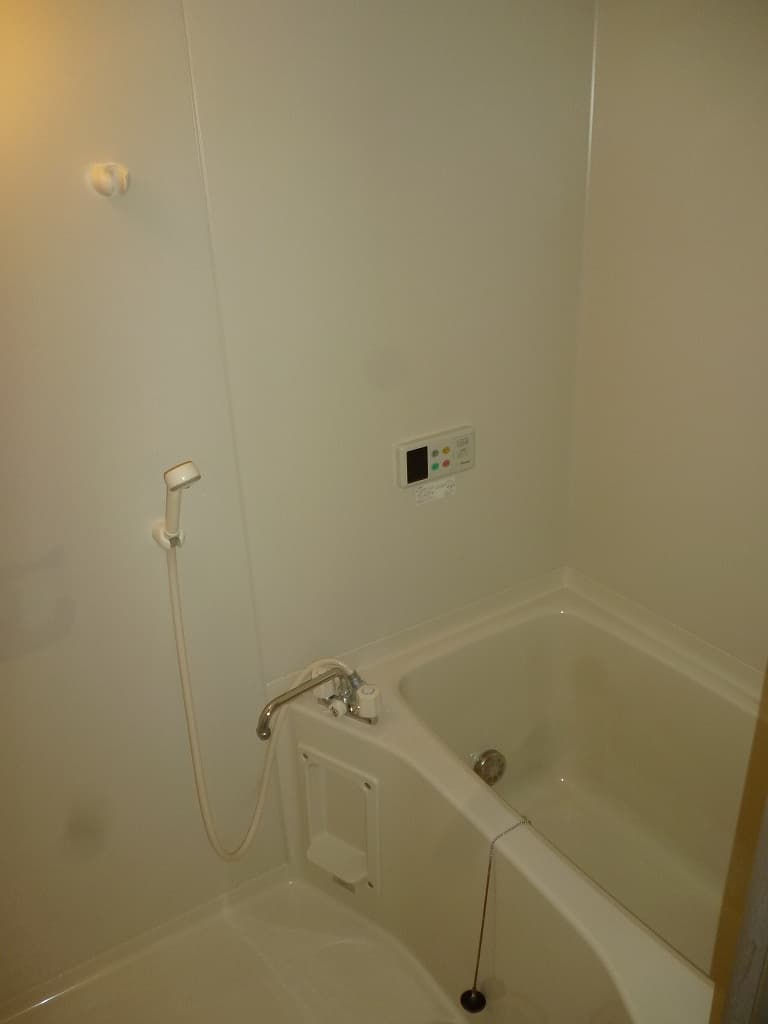 Room image 8