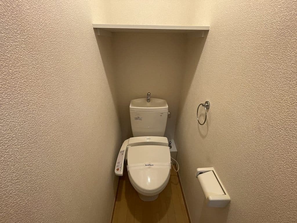 Room image 8
